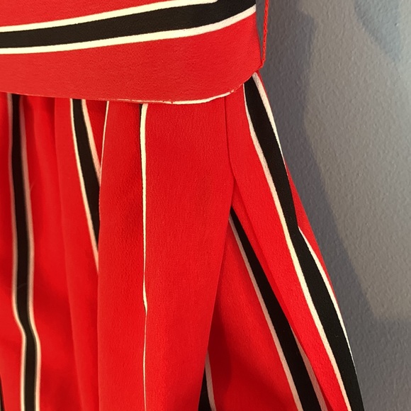 Express Jumpsuit Size XS Elastic Waist Tie Belt Red Striped Side Pockets NWT - Picture 5 of 14